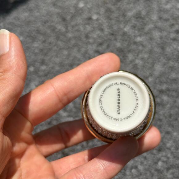 Starbucks Ornament 2016 white/ gold Cup with Swarovski Gems - Picture 6 of 7